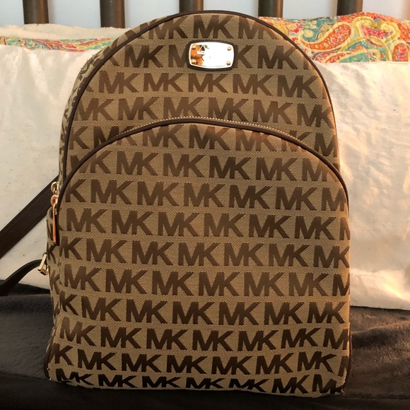 mk pack bag